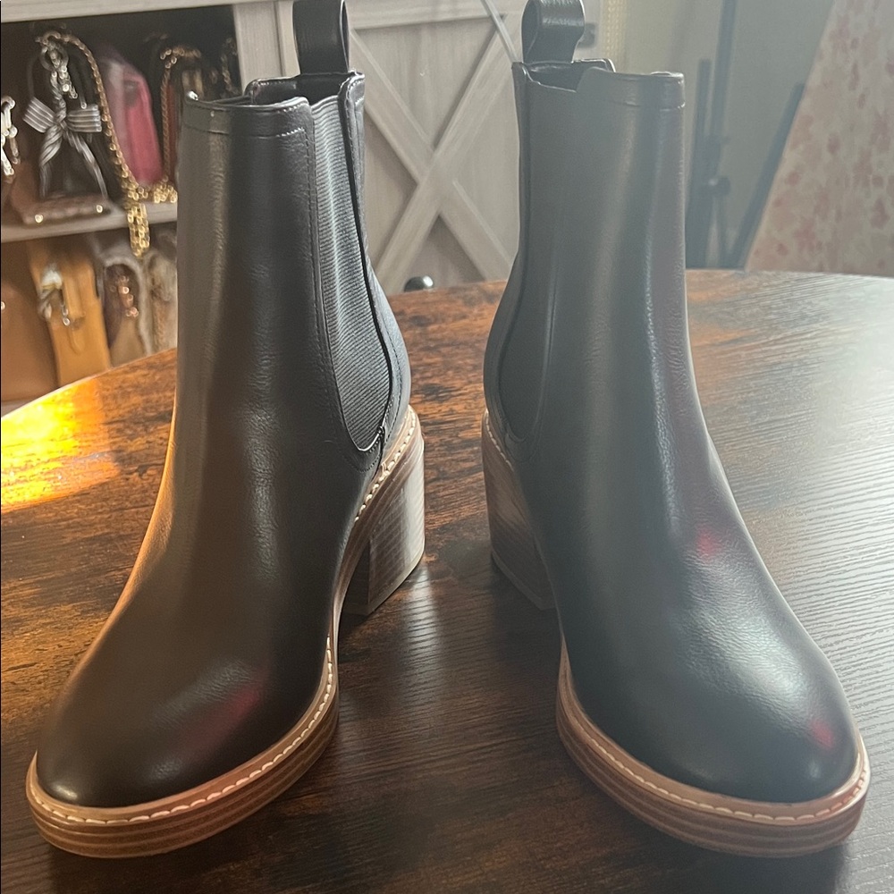 Marc Fisher Black Leather Ankle Boots